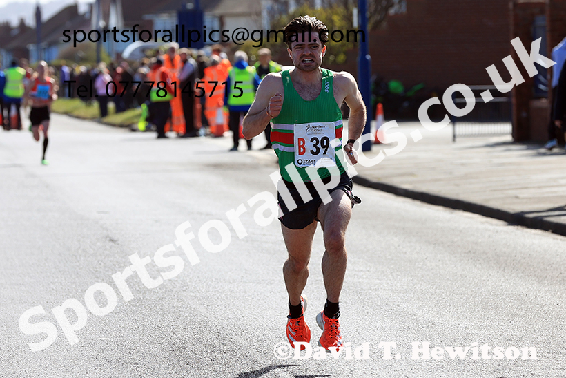Senior mens Northern 12 Stage Road Relay, 2025 Northern 12 and 6 Stage Road Relays and Junior 5k, Redcar. Photo: David T. Hewitson/Sports for All Pics